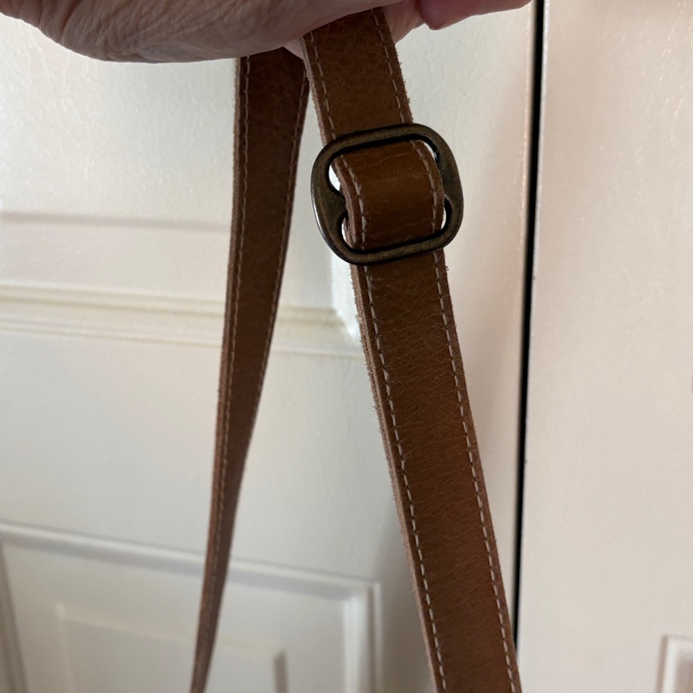 Sixtease Faux Cowhide Canvas Cowgirl Chic Purse Feathers Western Adj. Strap - Picture 11 of 12